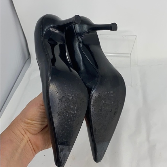 Stuart Weitzman Sz 6N Black Leather Pointed Heels - Picture 8 of 8